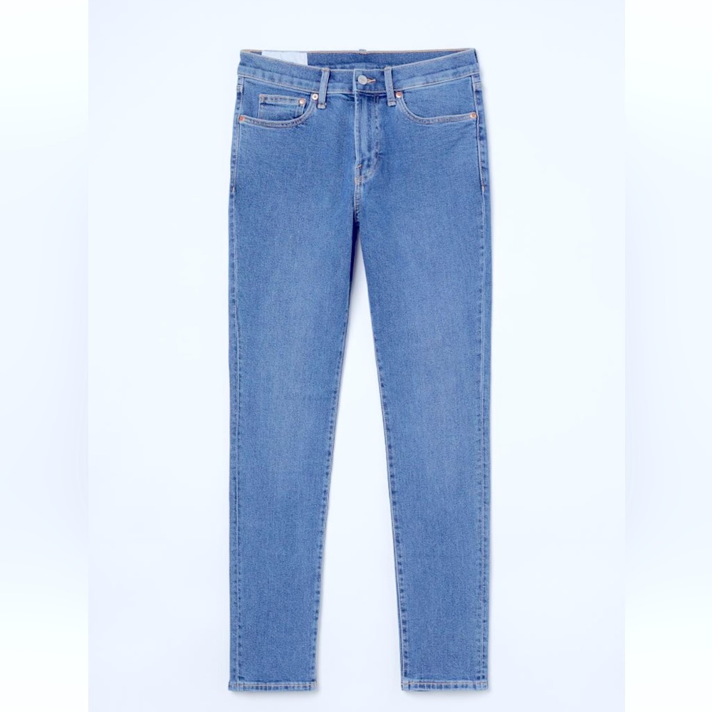 Woman’s light wash jeggings • Size 6